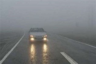 مه گرفتگی در جاده‌های ١٠ استان