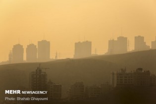 شاخص ۱۴۱ آلودگی درپایتخت/ هوای ناسالم تهران در چهارمین روز تعطیل