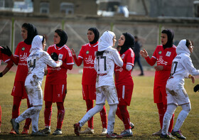 دیدار تیم‌های فوتبال بانوان وچان کردستان و شهرداری بم