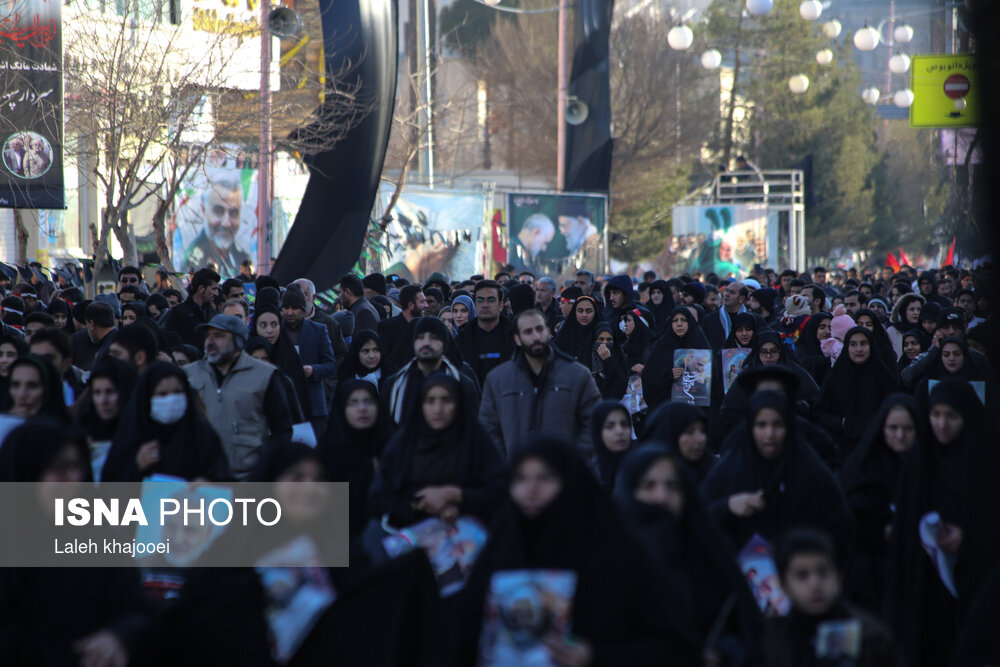 حضور مردم کرمان در مراسم تشییع شهید سردار سلیمانی