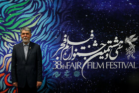 سید عباس صالحی، وزیر فرهنگ و ارشاد اسلامی در حاشیه هشتمین روز سی و هشتمین جشنواره فیلم فجر