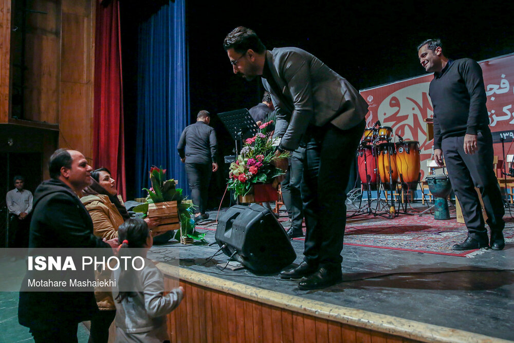 دومین شب جشنواره موسیقی فجر استان مرکزی - اجرای گروه ایشتار