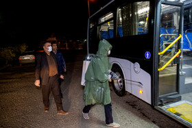 ضدعفونی و شستشوی اتوبوس های شهری قم برای پیشگیری از کرونا
