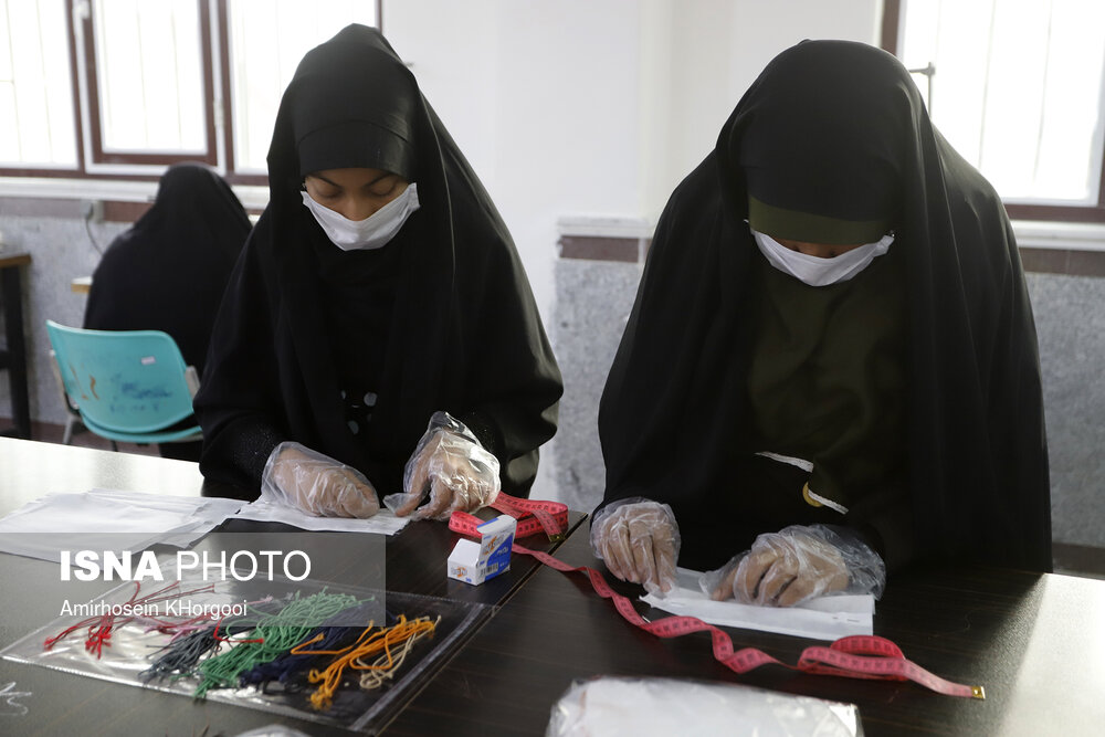کارگاه مردمی تولید ماسک و لباس ایزوله در بندرعباس