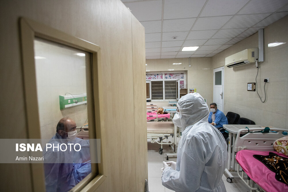 لحظه تحویل سال در بیمارستان رازی اهواز، خط مقدم کرونا در خوزستان