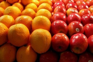 کسادی بازار میوه عیدانه / قیمت ۴ قلم میوه و صیفی کاهش یافت