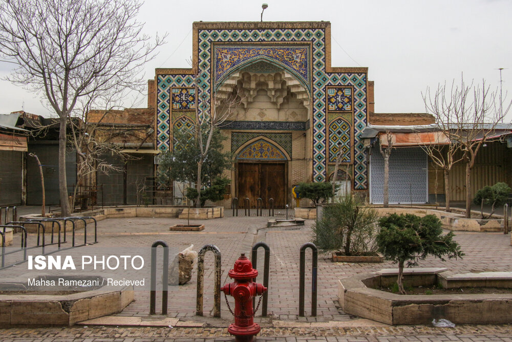 ورودی مسجد النبی قزوین یکی از اماکن مهم گردشگری قزوین  در اولین روزهای نوروز