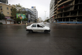 خیابان های شهر بندرعباس بیشتر از روزهای عادی این شهر خلوت هستند و رفت آمد در ان بسیار کم است