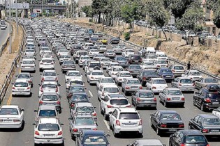 افزایش ۱۴.۳ درصدی ترددهای جاده‌ای/ ترافیک سنگین محورهای غرب تهران