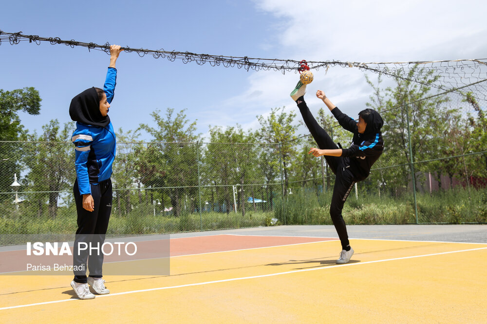 تمرین و آمادگی جسمانی مریم مرادمنش عضو تیم ملی سپک تاکرا در شرایط کرونایی