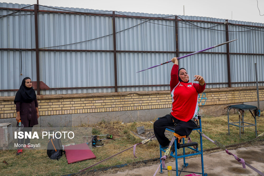 متقیان از جمله ورزشکاران موفق دو و میدانی جانبازان و معلولان خوزستان است که چندین مدال آسیا و جهانی در کارنامه دارد.