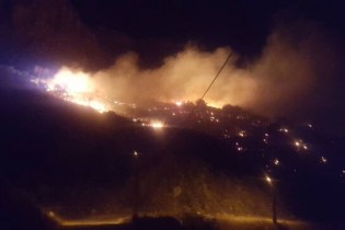 آتش ۳ روزه منطقه «خائیز» با پرواز بالگردها در حال کنترل شدن است