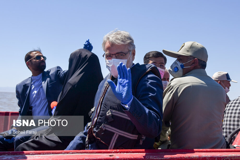 بازدید محمد باقر نوبخت معاون رییس جمهوری و رییس سازمان برنامه و بودجه از دریاچه ارومیه