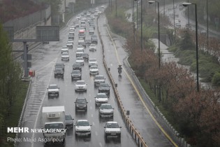 ترافیک سنگین در محور هراز/ بارش باران در برخی محورهای شمالی