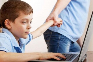 آموزش استفاده اخلاقی از اینترنت به کودکان
