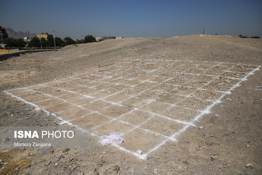 کشف بقایای اشیا تاریخی دوره اشکانی در تپه اشرف اصفهان