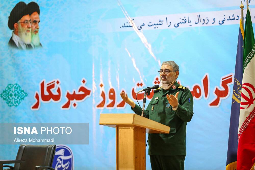 تقدیر از خبرنگاران و عکاسان در سپاه خوزستان