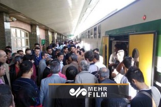 اختلال در حرکت قطار کرج-تهران بدون یک عذرخواهی ساده