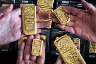 قیمت جهانی طلا به بالاترین سطح ۸ هفته‌ای رسید