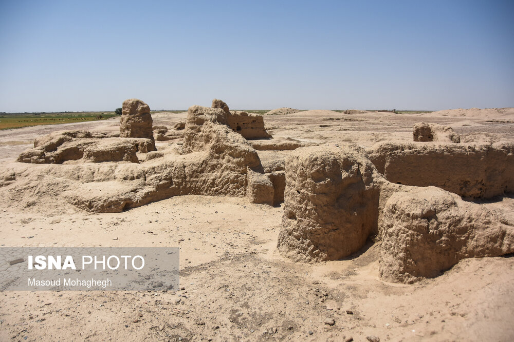 بر اثر کاوش‌های باستانی روشن شد که محوطه باستانی«تپه حصار دامغان»  دارای سه دوره اصلی فرهنگی از اواخر نوسنگی تا پایان عصر مفرغ است.