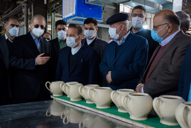 بازدید محمود واعظی از کارخانه ی چینی زرین ایران