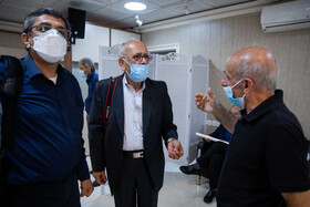محسن شاندیز،محمد صیاد و جاسم غضبانپور در موسسه هنرمندان پیشکسوت جهت واکسیناسیون