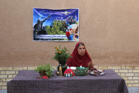 بانوی زرتشتی درحال شاهنامه خوانی در جشن تاریخی تیرگان - یزد