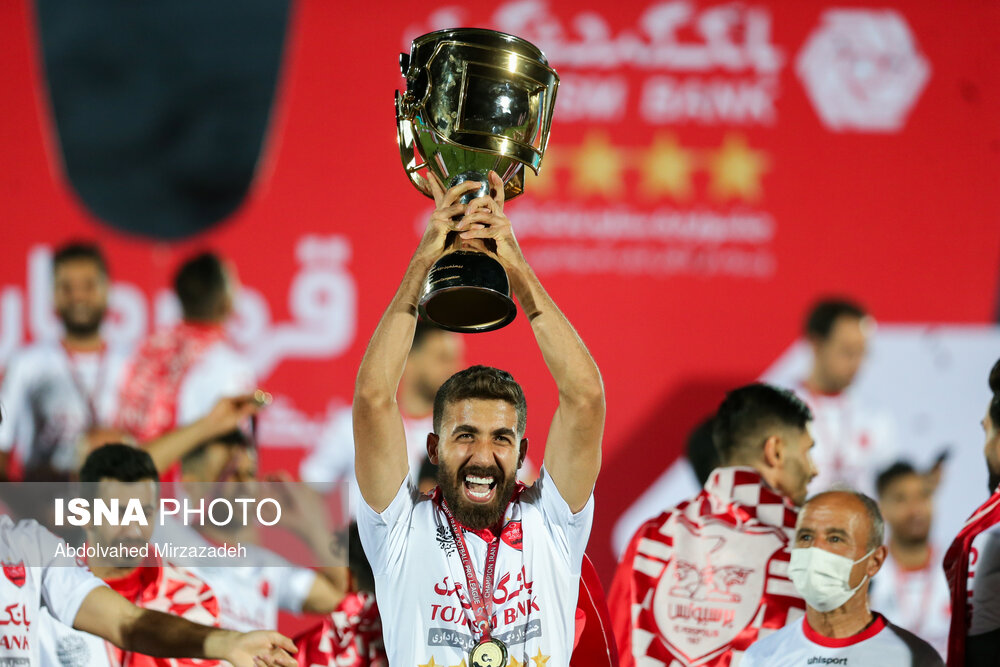 شادی فرشاد فرجی در جشن قهرمانی پرسپولیس در لیگ برتر فوتبال