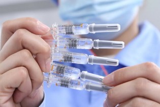 چه افرادی دز تقویت‌کننده واکسن کووید-۱۹ دریافت می‌کنند؟