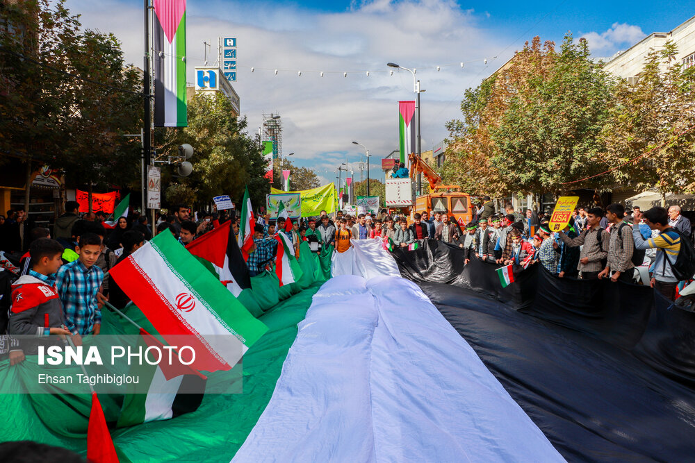 راهپیمایی ۱۳ آبان در زنجان