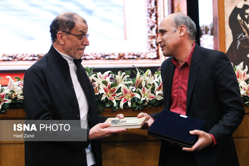 پدر کیمیا علیزاده و محمود خسروی‌وفا، رییس کمیته المپیک در ضیافت سده المپیک