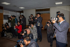 حضور عکاسان خبری در حاشیه اولین روز از چهل و دومین جشنواره فیلم فجر
