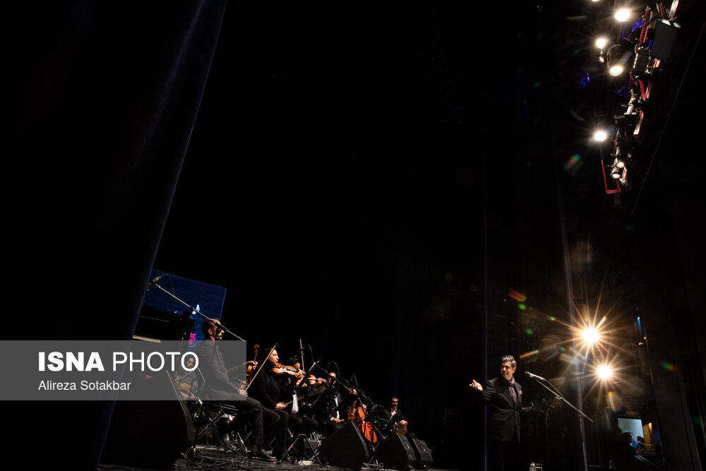 اجرای سالار عقیلی در مراسم اختتامیه سی و نهمین جشنواره بین‌المللی موسیقی فجر