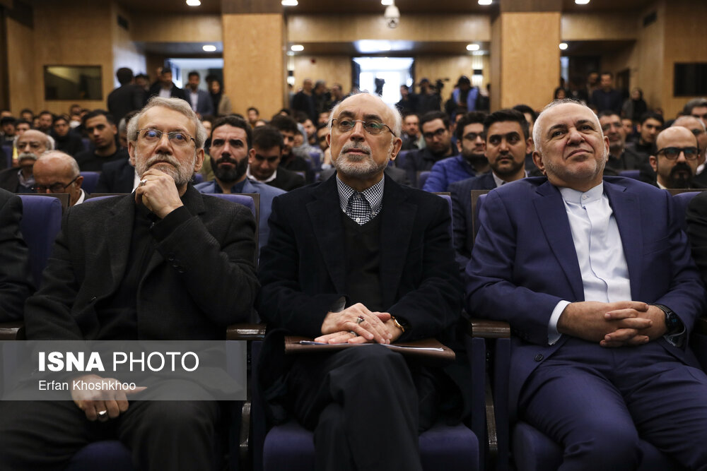 محمد جواد ظریف، علی‌اکبر صالحی و علی لاریجانی در هفدهمین همایش سالانه انجمن علوم سیاسی ایران