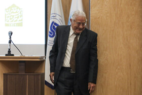 دکتر قاسم افتخاری، استاد دانشگاه در هفدهمین همایش سالانه انجمن علوم سیاسی ایران