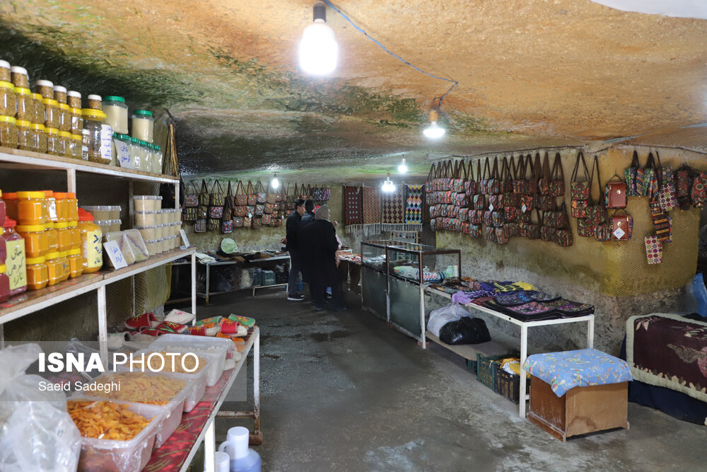 فروشگاه مواد غذایی در روستای کندوان - آذربایجان شرقی