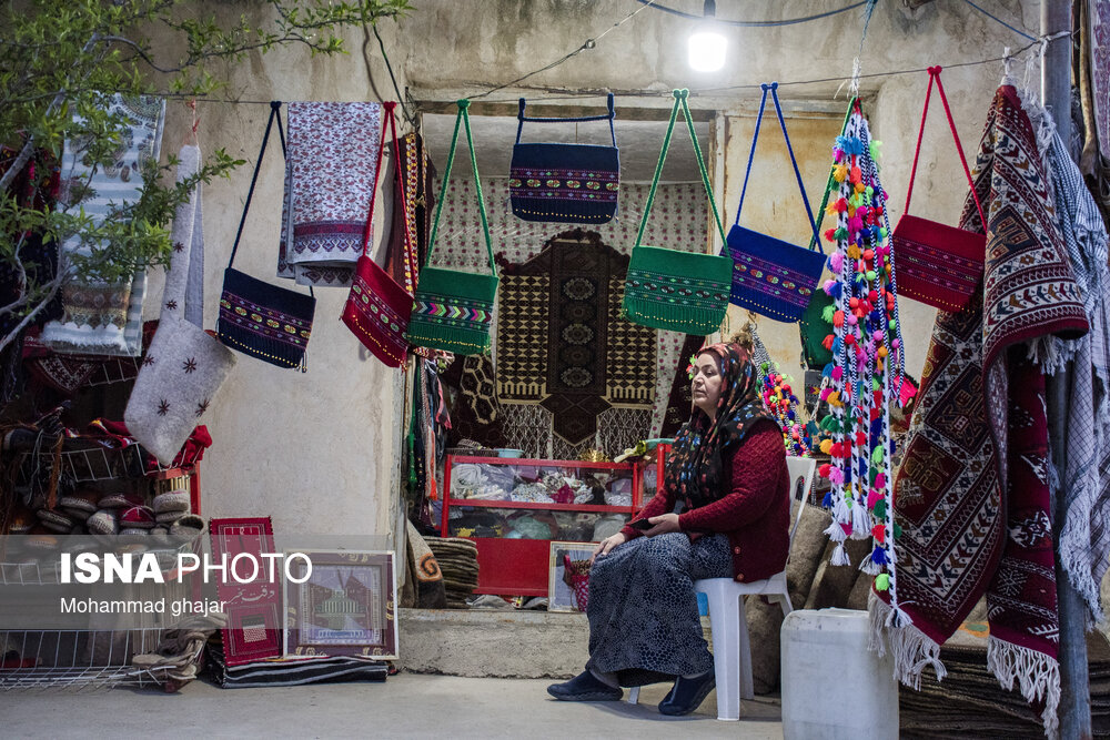 فروش صنایع دستی در منطقه خالد نبی