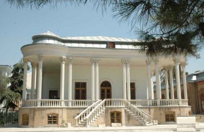 48 پرسنل کارآمد و نخبه از کتابخانه مجلس اخراج شدند
