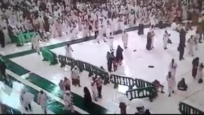 فیلم/ نجات مادر توسط کودکی در حادثه جرثقیل مکه