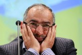 آقاي زارعي چرا براي گسترش خط فقر در زمان احمدي نژاد گريه نکرديد ؟ / چرا براي بيکاران کشور گريه نمي کنيد ؟
