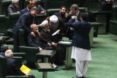 تصاویر/ ظریف در صحن علنی  <img src="/images/picture_icon.gif" width="16" height="13" border="0" align="top">