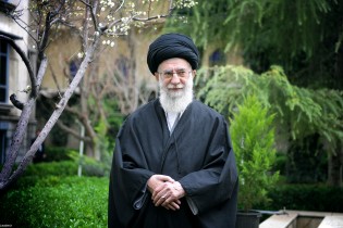 مایحتاج زندگی رهبر انقلاب را چه کسی تهیه می کند؟
