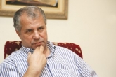 با وساطت علی پروین سوشا فردا از زندان آزاد می شود با وساطت علی پروین سوشا فردا از زندان آزاد می شود