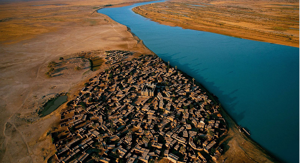 دهکده ای در سواحل رودخانه نیجر آفریقا