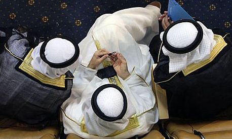 انتقاد پوسته تخم مرغ آل سعود را نشکند!/40تن آب‌سنگين به آمريكا‌ مي‌فروشیم/حراست جلوی میکروب را بگیرد