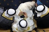انتقاد پوسته تخم مرغ آل سعود را نشکند!/40تن آب‌سنگين به آمريكا‌ مي‌فروشیم/حراست جلوی میکروب را بگیرد