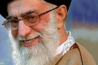 رهبری که اپوزیسیون او را تندرو می‌خواهد