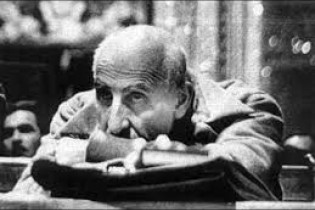 «مصدق» به روی صحنه