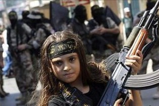 اعدام 5 زن توسط دختر بچه 12 ساله داعشی