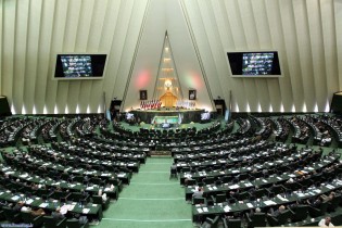 مجلس برای ورود 3 نماینده آمریکایی شروطی دارد